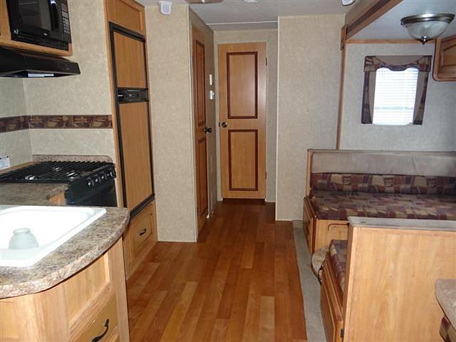 2011 Gulf Stream Innsbruck Photo