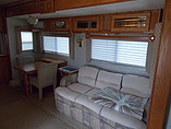 2003 Gulf Stream Sun Voyager Photo #8