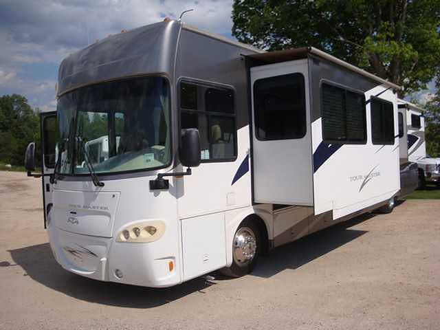 2006 Gulf Stream Tourmaster Photo