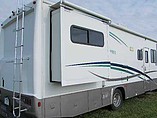 2003 Gulf Stream Ultra Supreme Photo #4