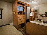 2015 Gulf Stream Vista Cruiser Photo #3