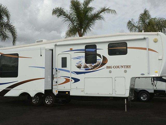 2010 Heartland Big Country Photo