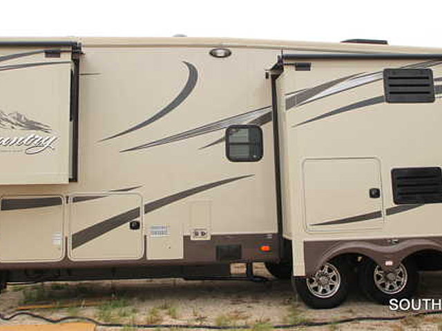 2013 Heartland Big Country Photo