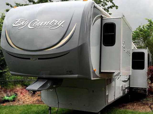 2011 Heartland Big Country Photo