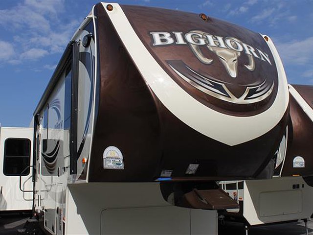 2015 Heartland Bighorn Photo