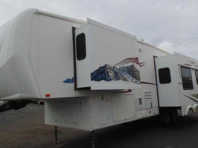 2007 Heartland Bighorn Photo