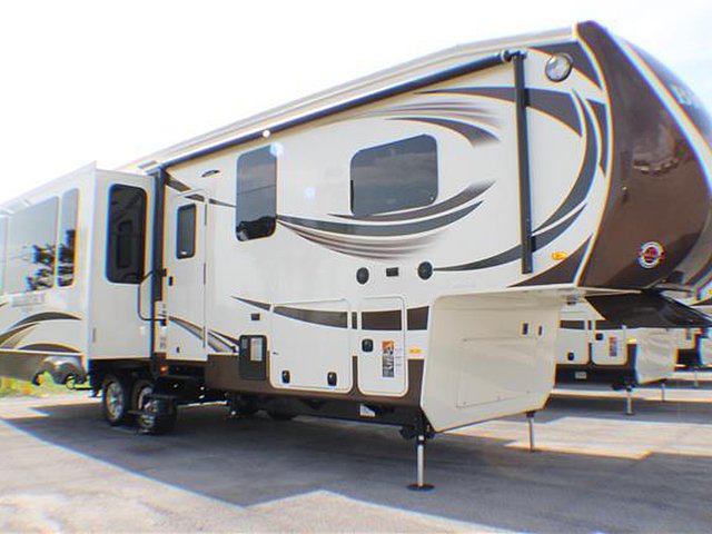 2016 Heartland Bighorn Photo