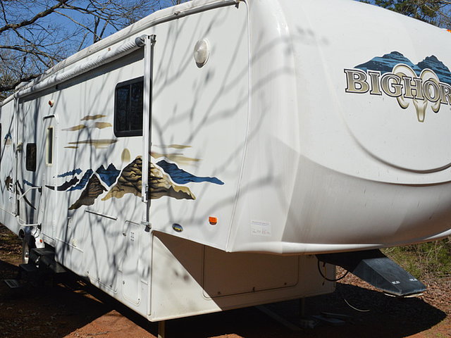 2006 Heartland Bighorn Photo