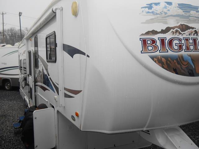 2009 Heartland Bighorn Photo
