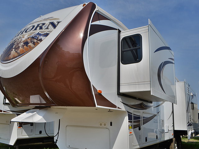 2013 Heartland Bighorn Photo