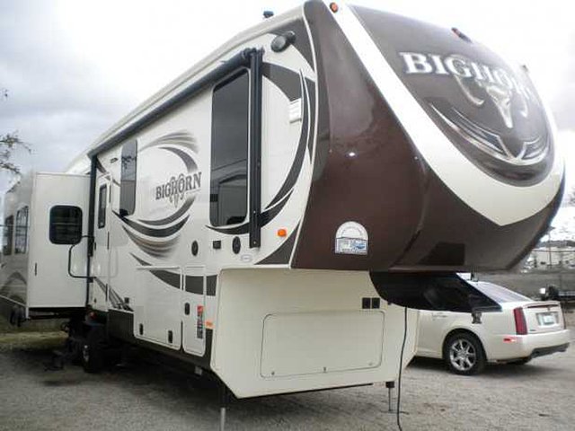 2014 Heartland Bighorn Photo