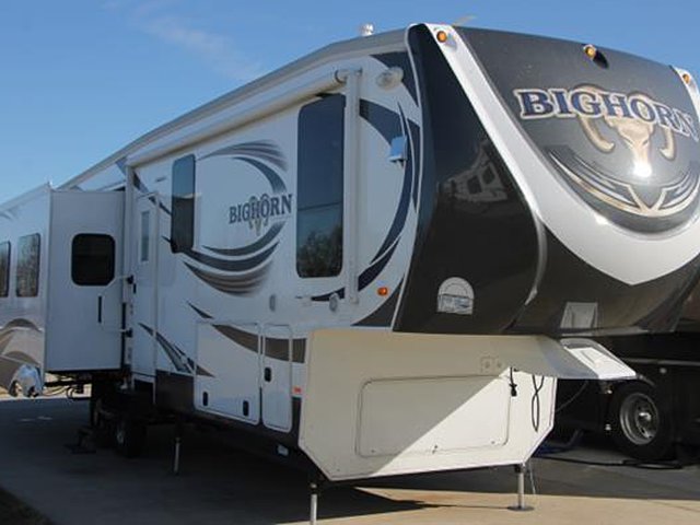 2015 Heartland Bighorn Photo