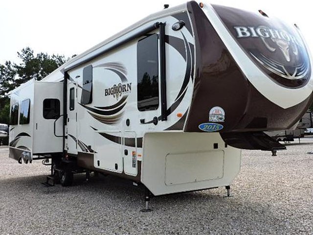 2015 Heartland Bighorn Photo