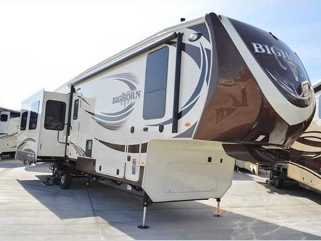 2015 Heartland Bighorn Photo