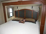 2011 Heartland Bighorn Photo #10