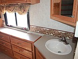2006 Heartland Bighorn Photo #17