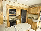2009 Heartland Bighorn Photo #9