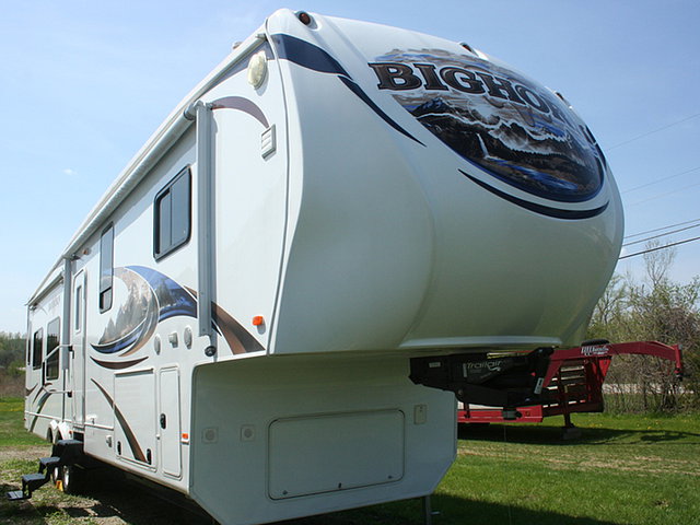 2012 Heartland Bighorn Photo