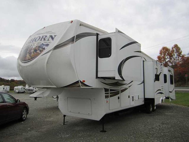2012 Heartland Bighorn Photo