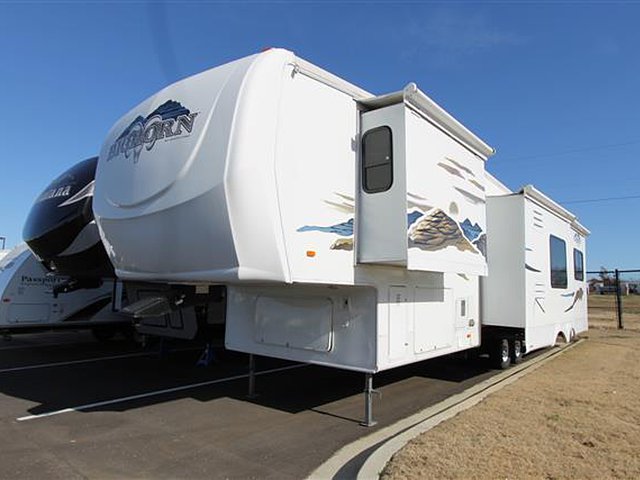 2006 Heartland Bighorn Photo