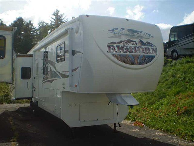 2009 Heartland Bighorn Photo
