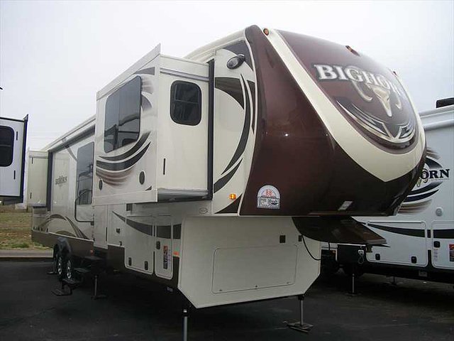 2015 Heartland Bighorn Photo