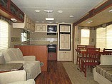 2011 Heartland Caliber Photo #5