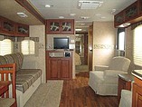 2011 Heartland Caliber Photo #6