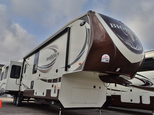2015 Heartland Bighorn Photo