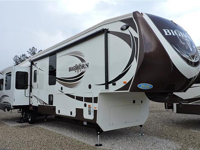 2016 Heartland Bighorn Photo