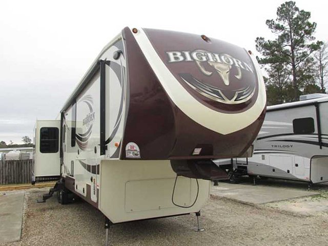 2015 Heartland Bighorn Photo