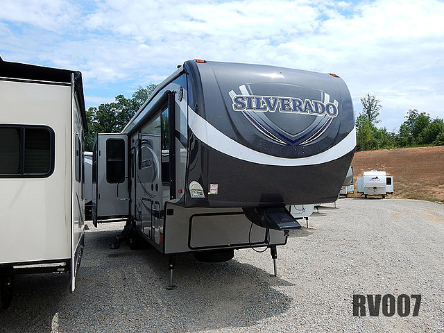 2015 Heartland Bighorn Silverado Photo