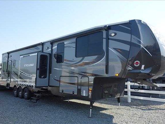 16 Heartland Cyclone
