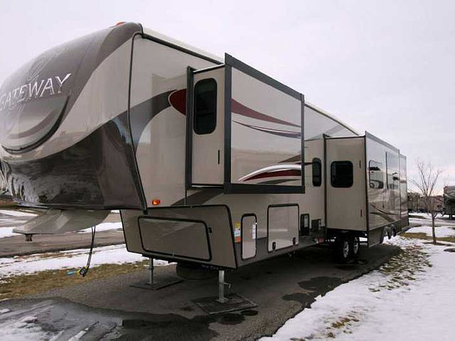 15 Heartland Gateway