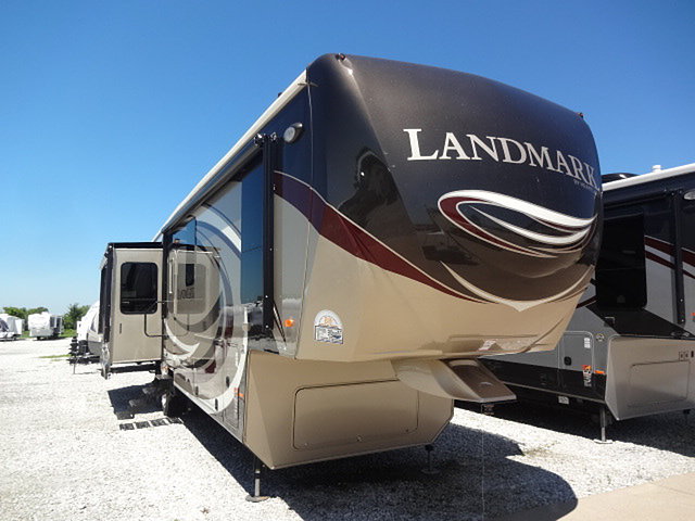 2015 Heartland Landmark Photo