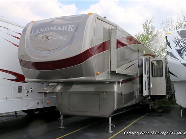 2010 Heartland Landmark Photo