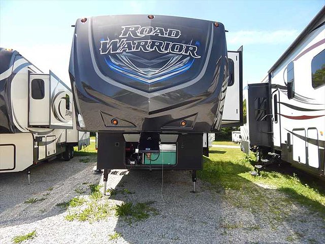 2015 Heartland Road Warrior Photo