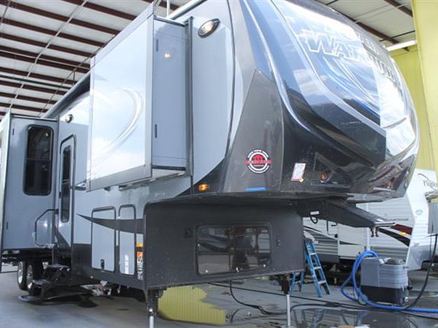 2016 Heartland Road Warrior Photo