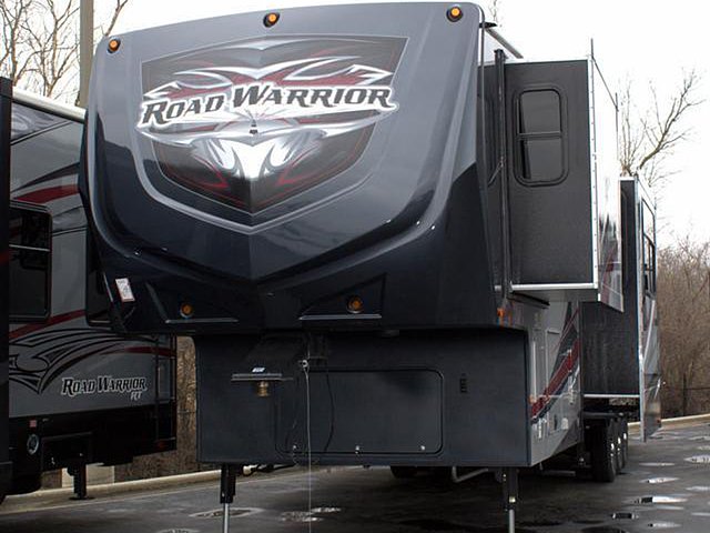 2014 Heartland Road Warrior Photo