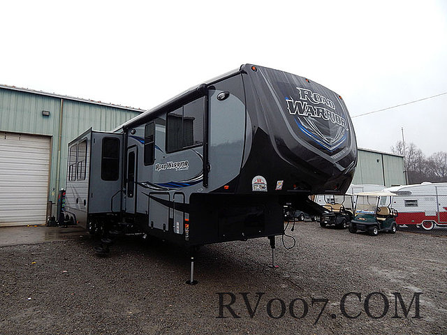 2015 Heartland Road Warrior Photo