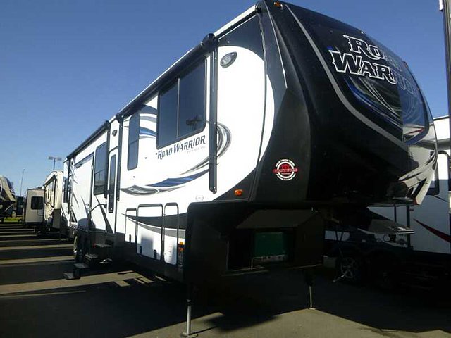 2016 Heartland Road Warrior Photo