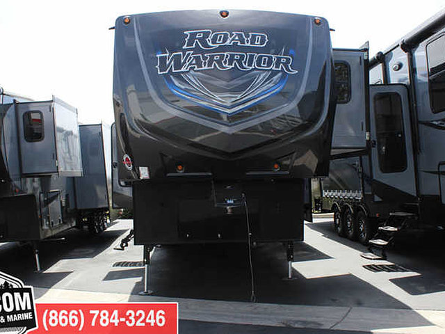 2016 Heartland Road Warrior Photo