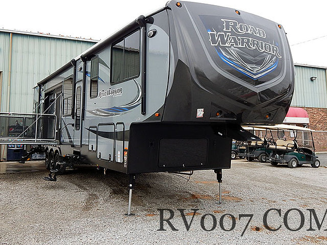 2015 Heartland Road Warrior Photo