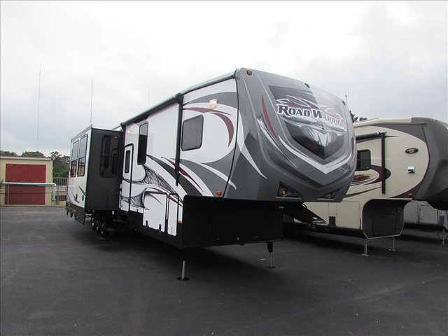 2014 Heartland Road Warrior Photo