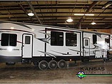 2014 Heartland Road Warrior Photo #2