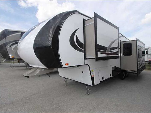 15 Heartland Sundance XLT