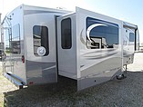 2016 Highland Ridge RV Light Photo #5