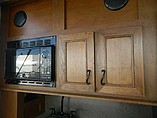 2016 Highland Ridge RV Light Photo #17