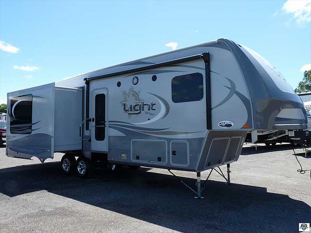 2016 Highland Ridge RV Light Photo