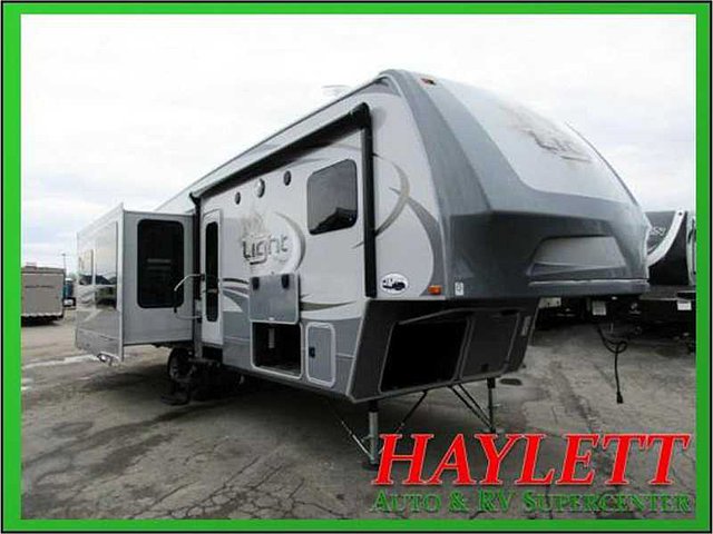 2016 Highland Ridge RV Light Photo